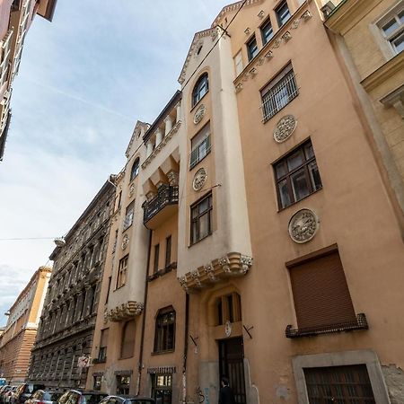 D.Five Aradi B Apartment Budapest Eksteriør billede